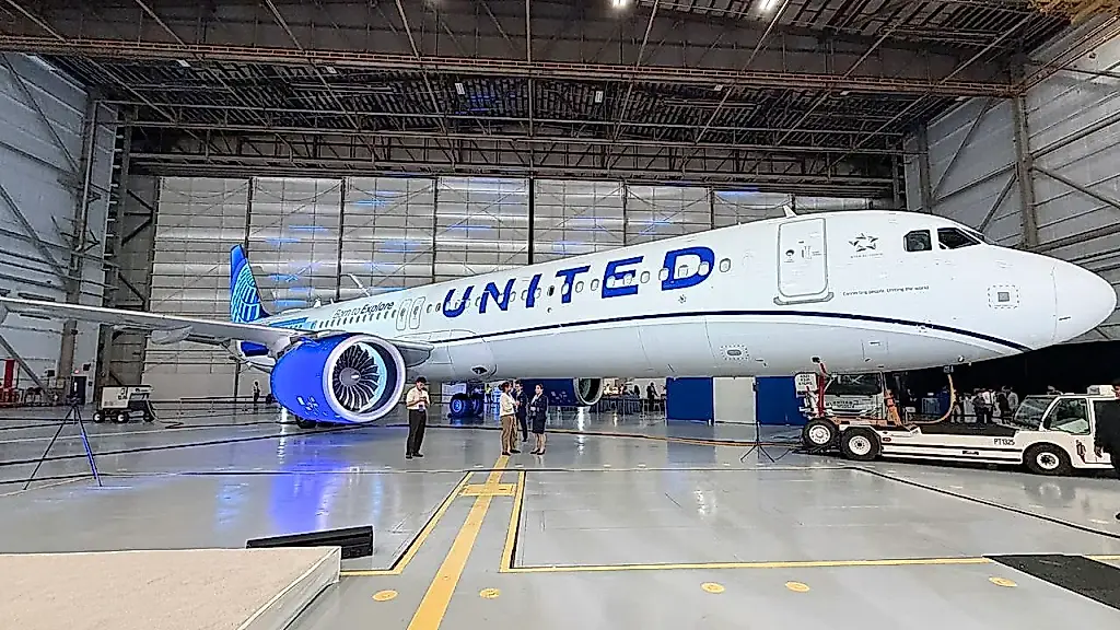 United меняет трансатлантику: новый Airbus A321XLR получил двери в бизнес-классе, экраны 4K и Wi‑Fi Starlink