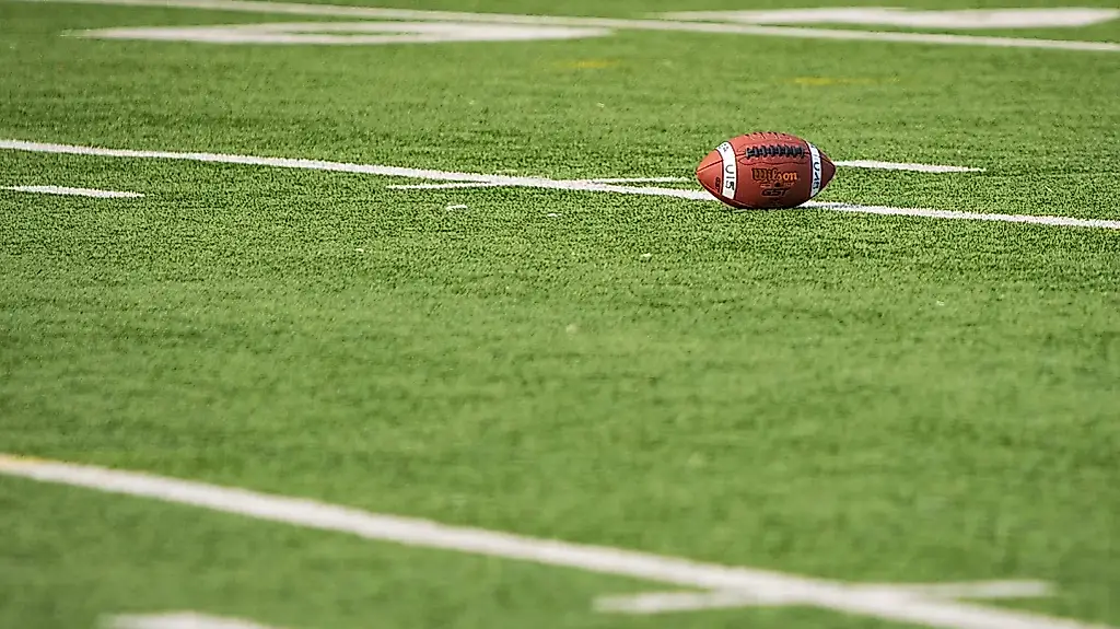 X и NFL собрали футбольную ленту