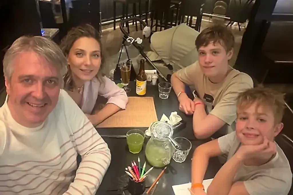Hijo piloto, hija princesa: así han crecido los hijos de Denis Matrosov