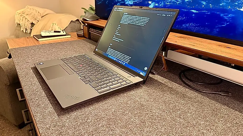 ThinkPad P16s Gen 4: тонкая рабочая станция для CAD и ИИ