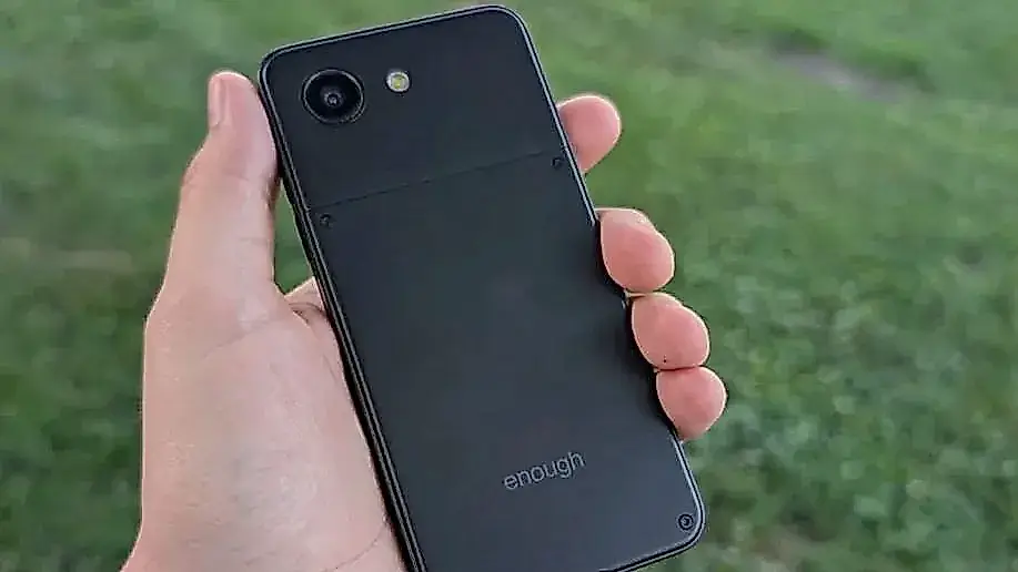 Enough Phone: маленький смартфон с большой батареей