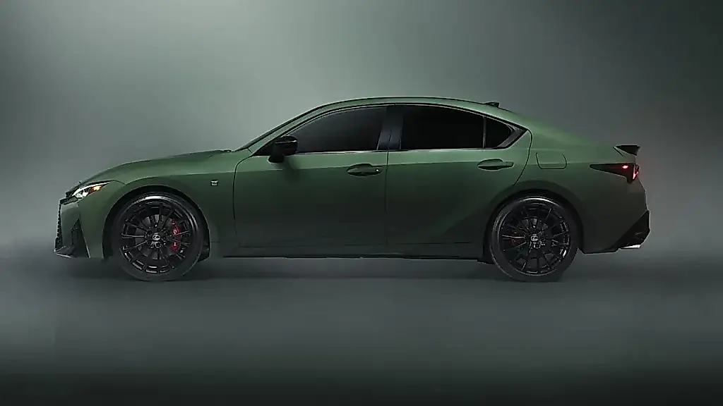 Lexus IS: lujo en verde