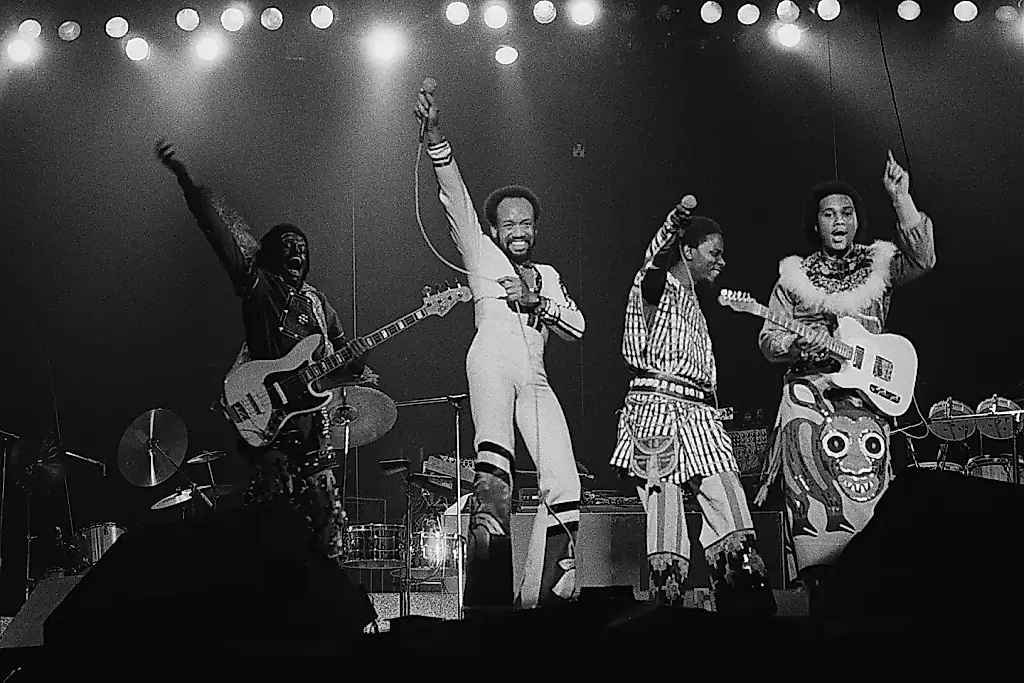 9 песен о сентябре: от Earth, Wind & Fire до Green Day