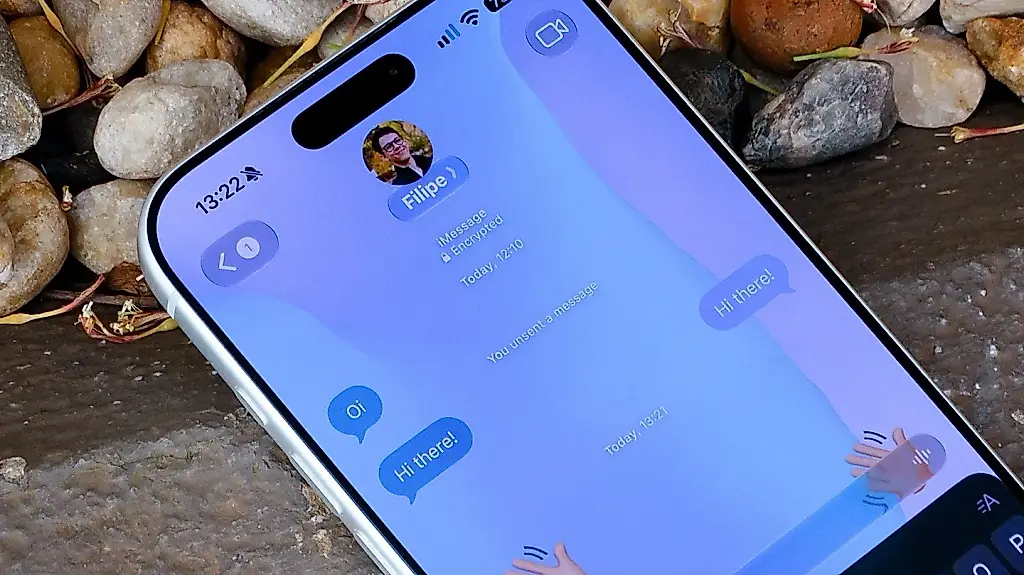Фон в «Сообщениях» iPhone: маленькая проблема, которой Apple не дала простого решения