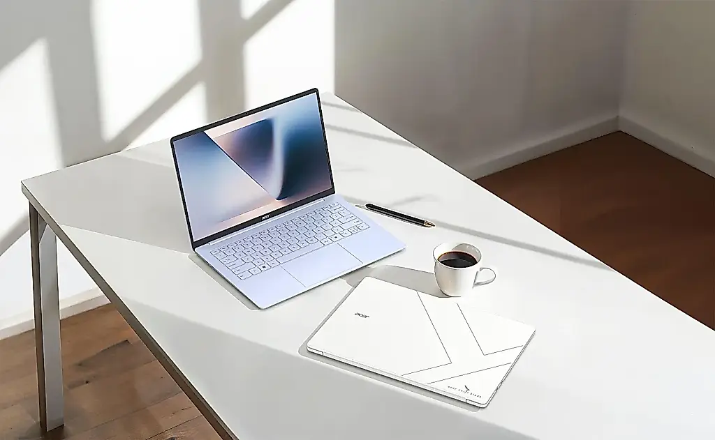 Acer planta cara al MacBook Air: su nuevo portátil pesa casi un kilo menos