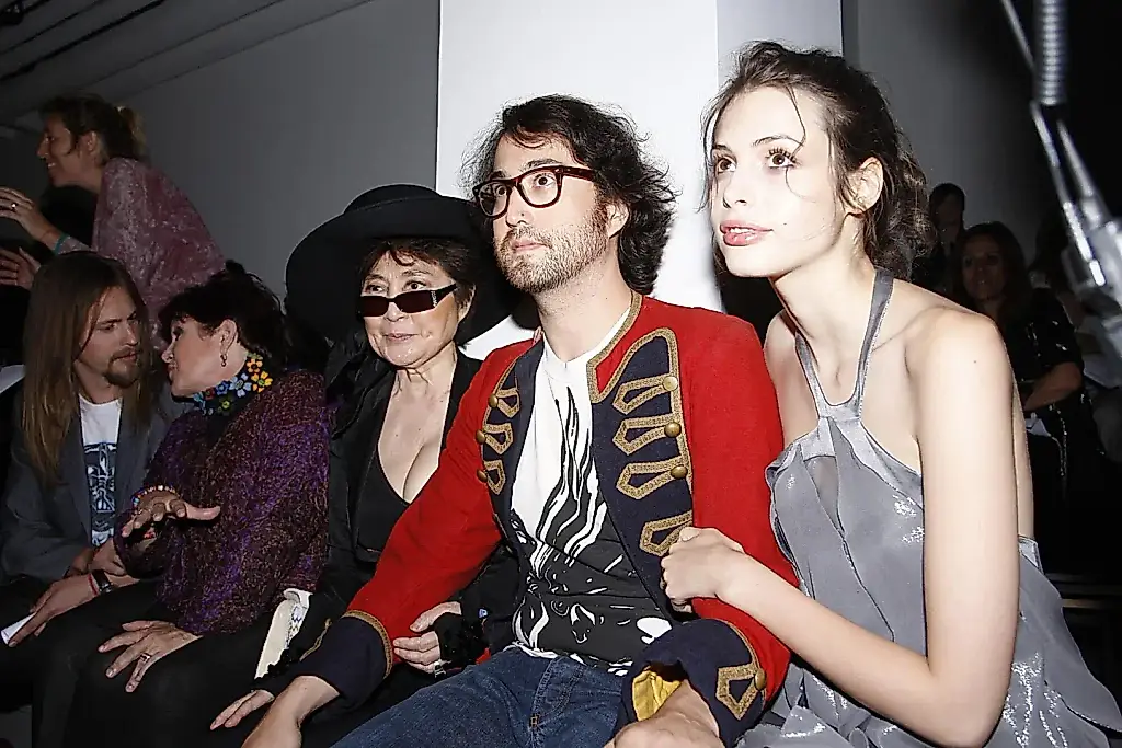 Lennon ya tiene un nieto