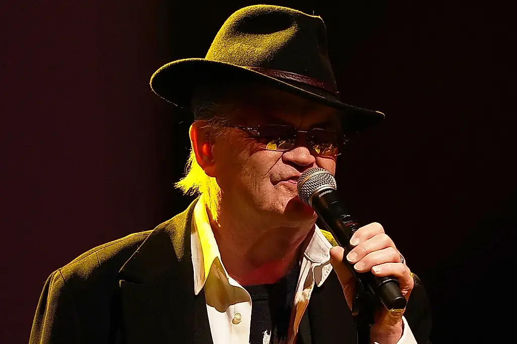 Микки Доленц возвращается с EP «Timeless» и отмечает 60-летие The Monkees