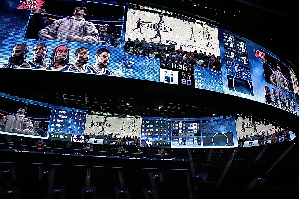 Corrupción en el baloncesto: Steve Ballmer, suspendido un año por el escándalo de un acuerdo publicitario ficticio con Kawhi Leonard