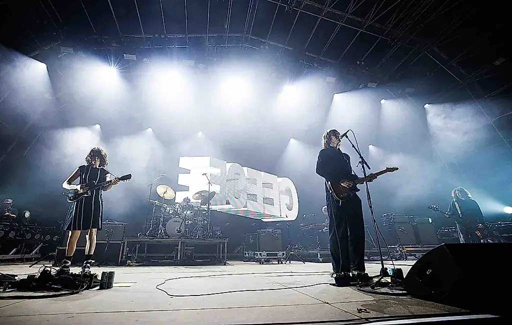 Geese llenan de ruido el jueves del festival