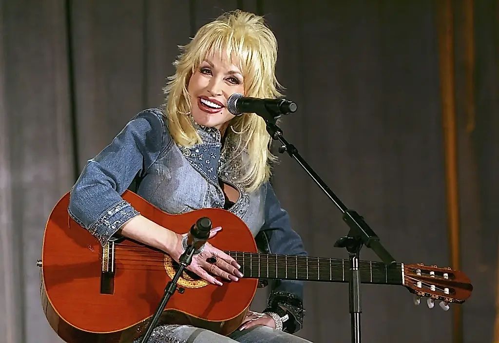 Dolly vuelve a liderar