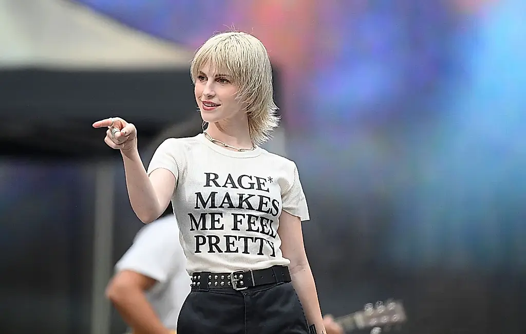 Hayley Williams arranca su gira con un mensaje político