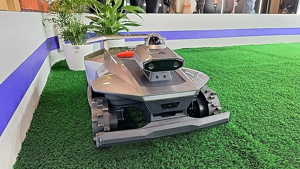 Un robot contra la hierba y los erizos