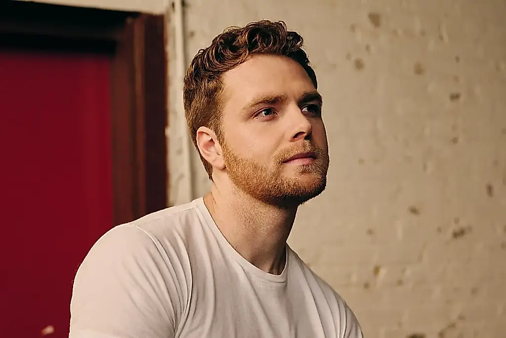 Alex Warren взял Billboard
