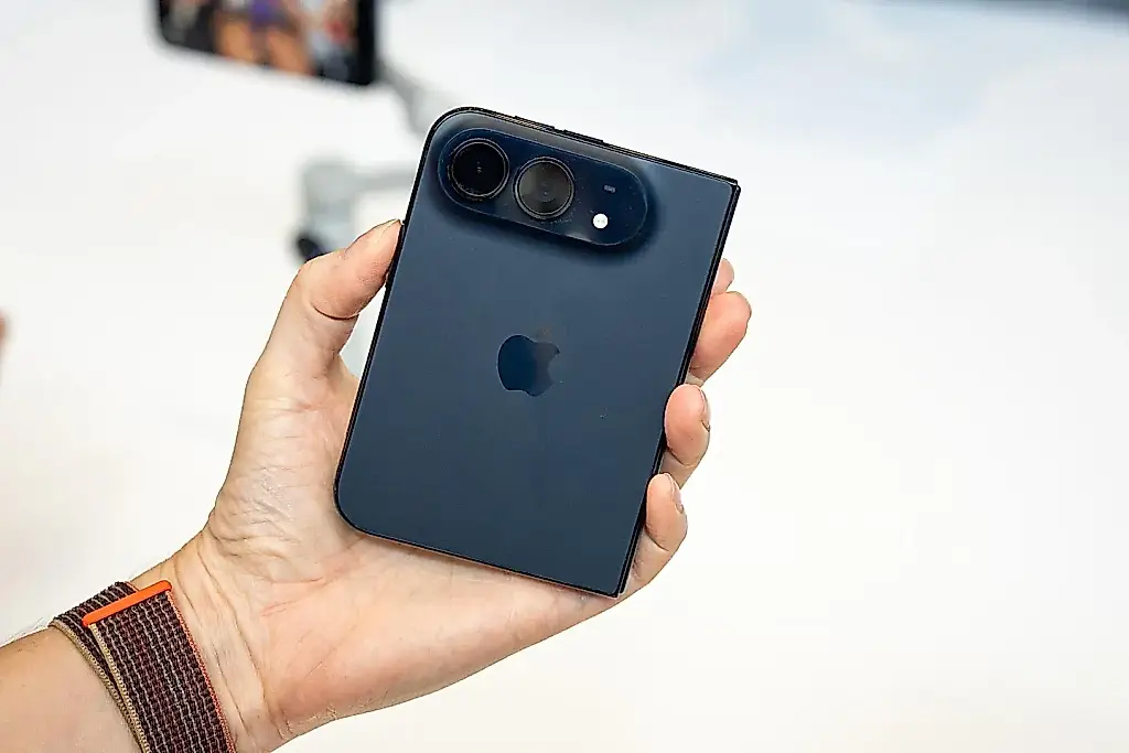 iPhone Duo: складной смартфон Apple за $1 999 вызывает восторг и вопросы