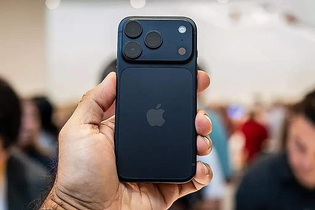 Смартфоны дорожают: Apple, Google и Samsung подняли цены на $100