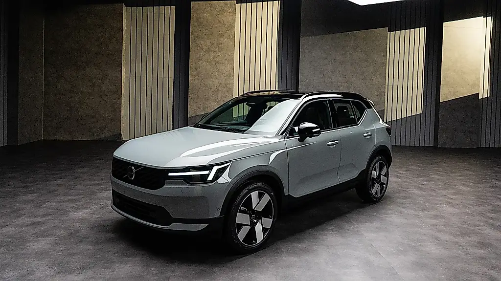 Volvo XC40 2028: технологии есть, электромобиля нет