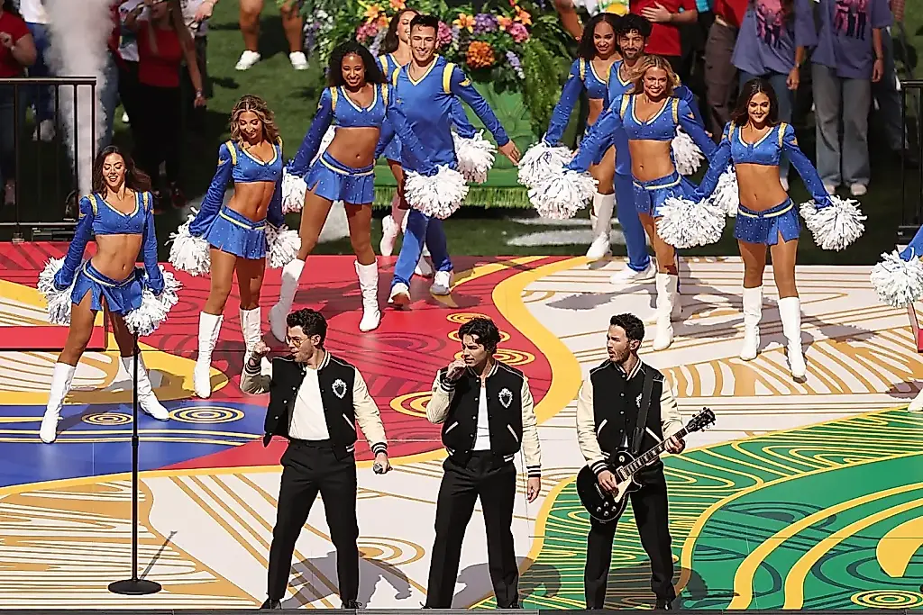 Los Jonas Brothers montan un espectáculo en el primer partido de la NFL en Australia