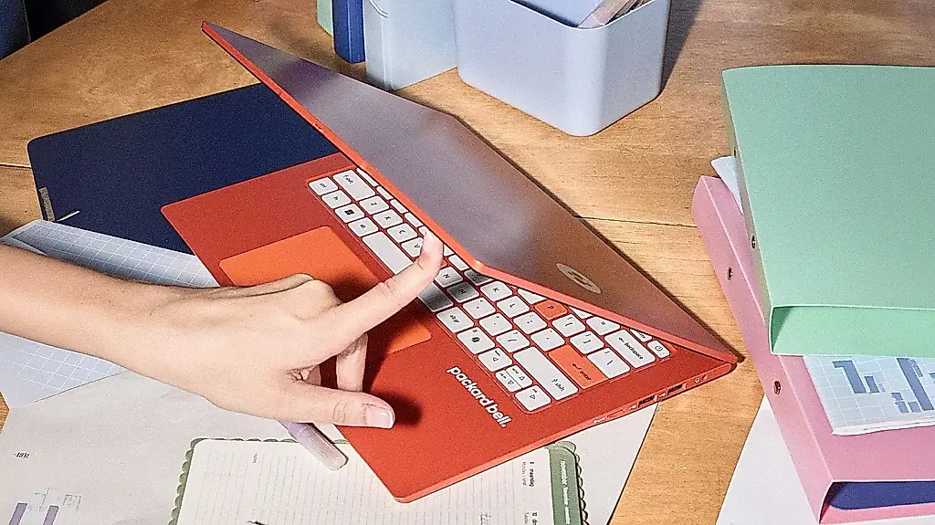 Packard Bell vuelve, pero no del todo