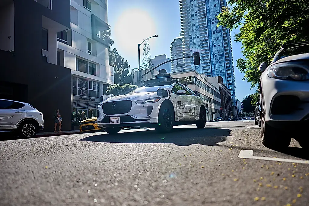 Un robotaxi avisó a la policía al detectar un arma fantasma entre sus pasajeros