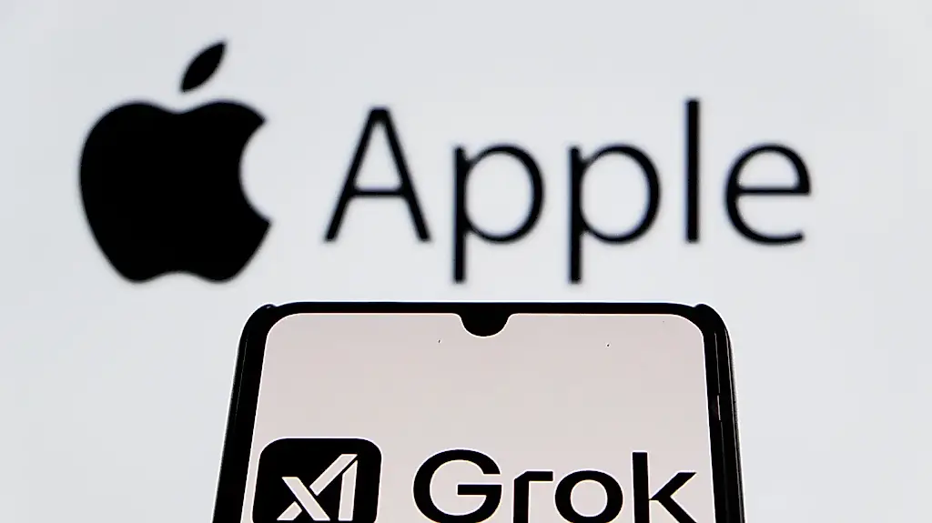 Маск отступает от Apple