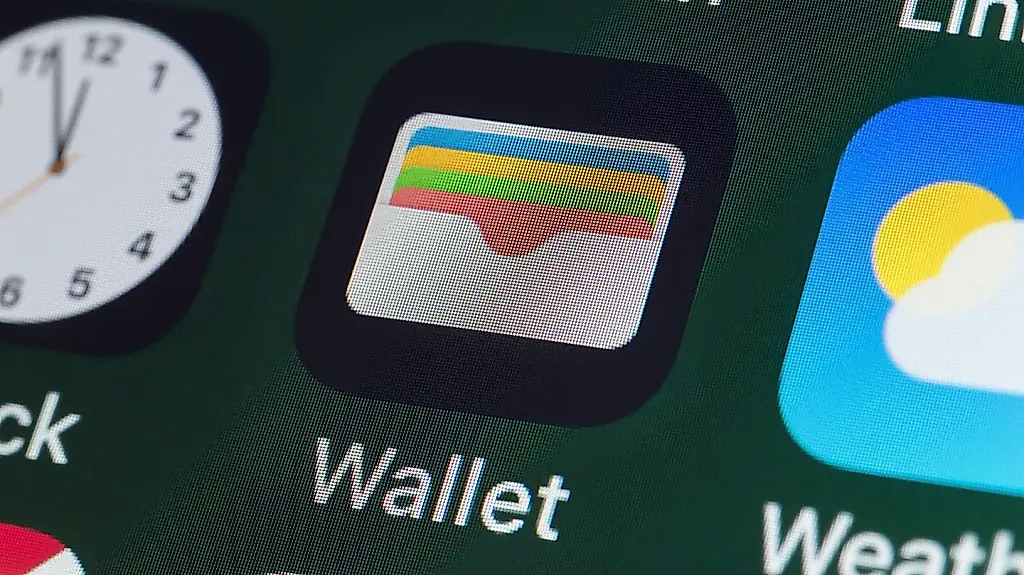 Apple Wallet или Google Wallet: какой цифровой кошелёк выбрать