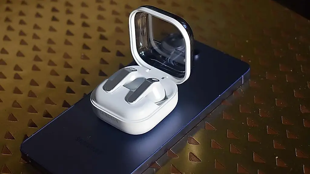 Samsung vuelve a prometer sonido al margen del oído