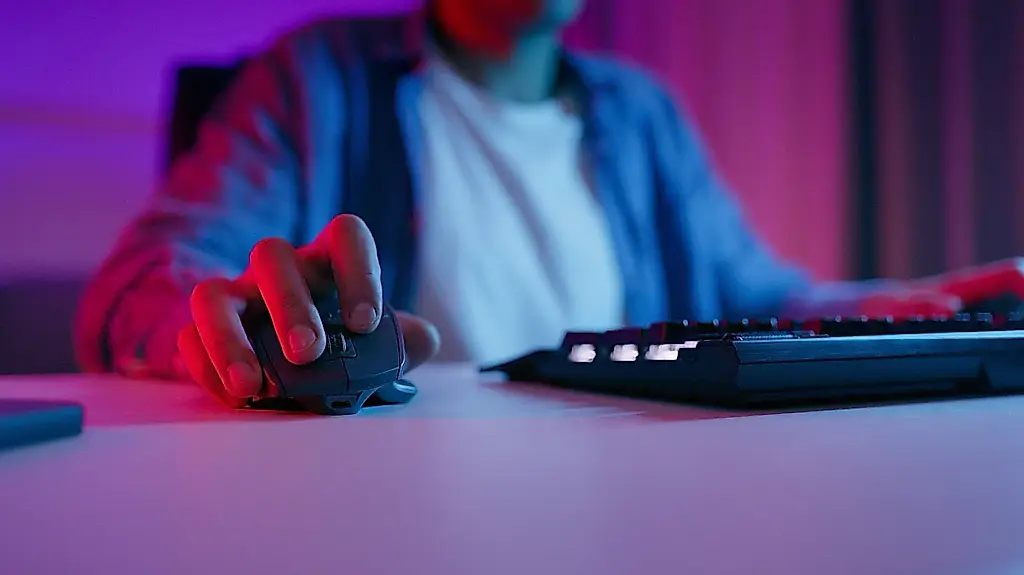 ¿Cable o conexión inalámbrica? Qué ratón gaming es más rápido