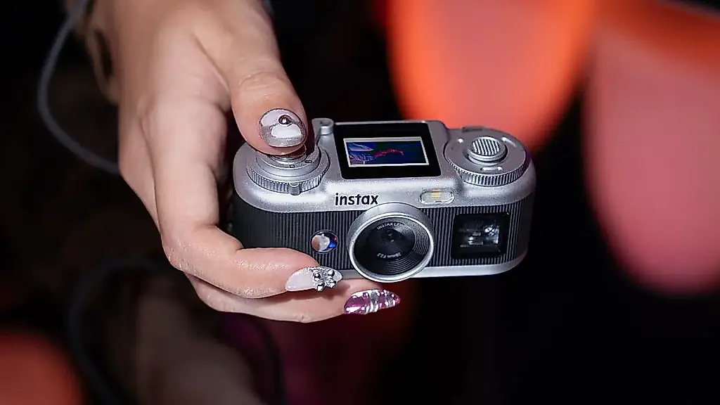 Instax Pal 2: la cámara de bolsillo que ha olvidado para qué sirve