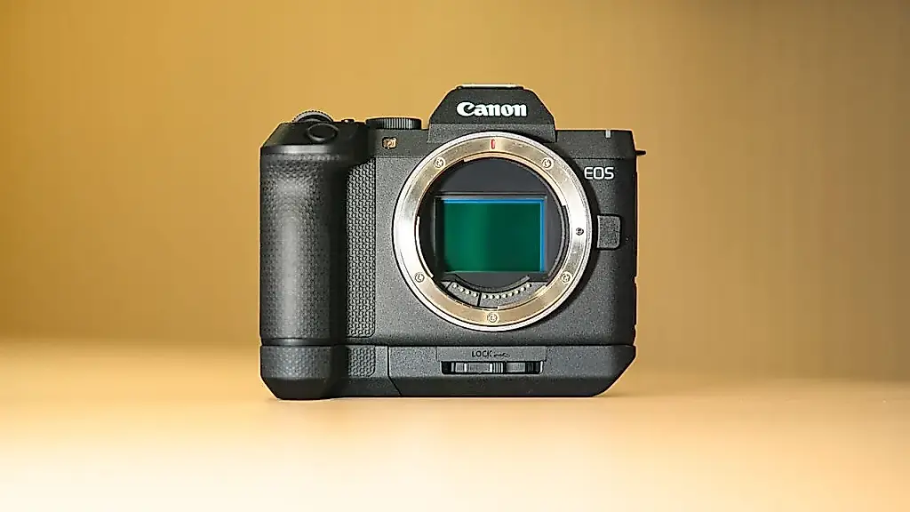 Canon EOS R8 Mark II: nueva cámara, viejo debate sobre el diseño