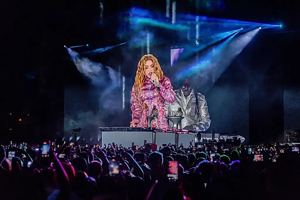 Shakira vuelve a hacer aullar a Madrid: 55.000 fans inauguran una residencia de 12 conciertos