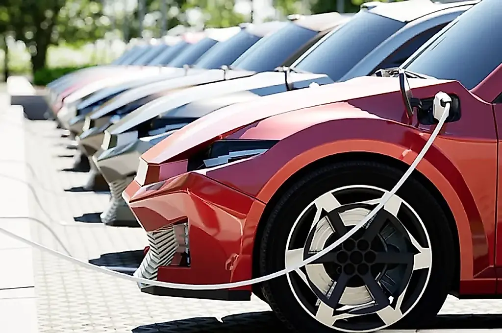 Coche eléctrico frente a gasolina: la crisis de combustible dispara el interés de los rusos por los eléctricos