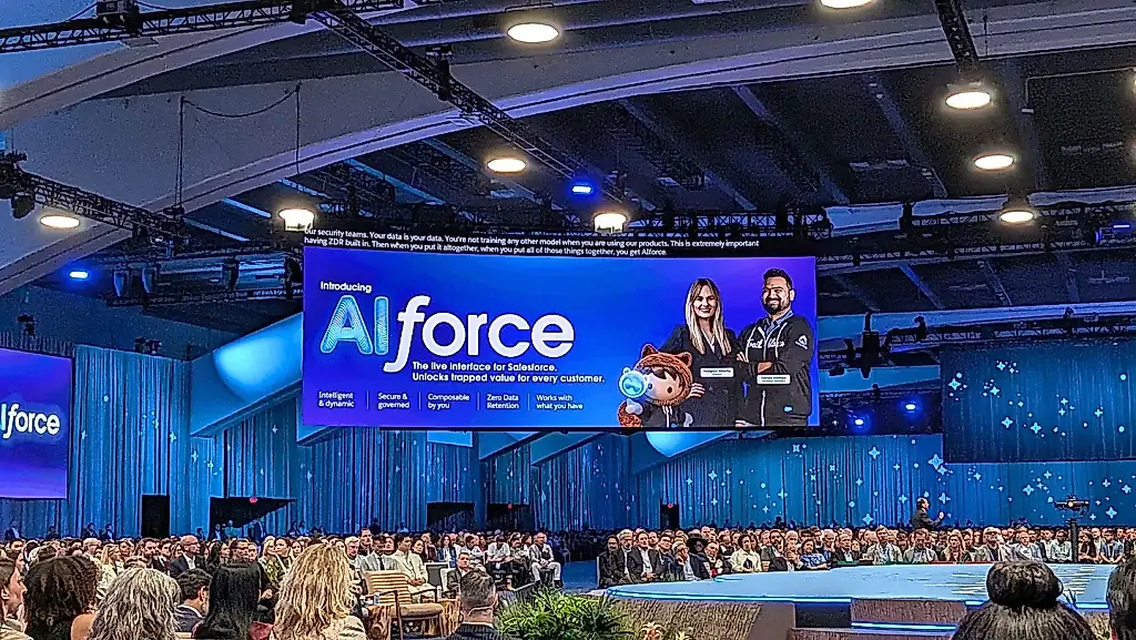 Трамп объявил «AI Force» — и случайно наступил на название Salesforce