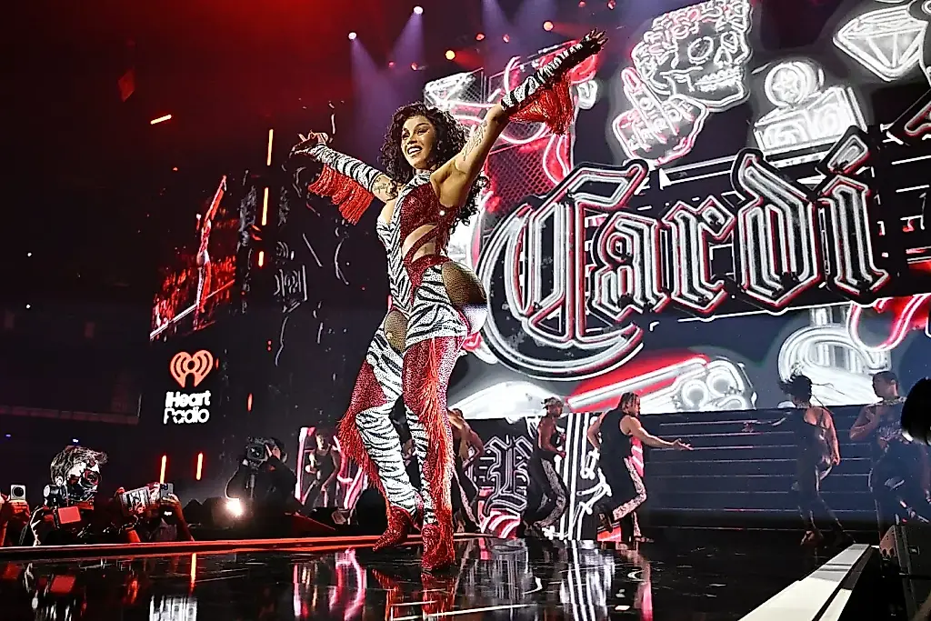 Cardi B acelera: ya trabaja en su tercer álbum