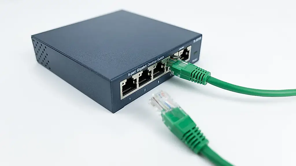 Cuando al router le faltan puertos: más Ethernet sin magia