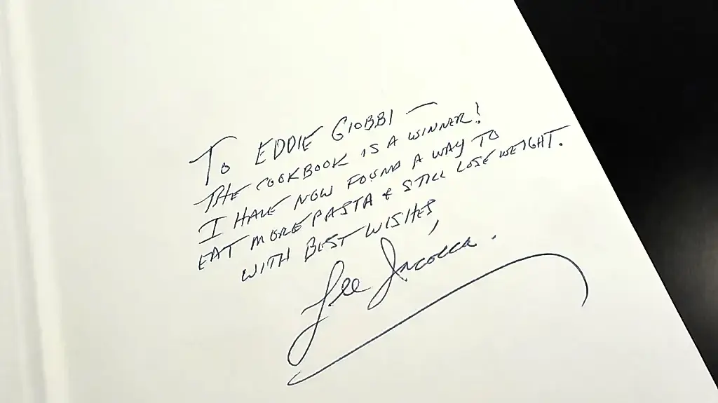 Un autógrafo por 4,30 dólares: cómo un libro barato acabó siendo un regalo de Lee Iacocca