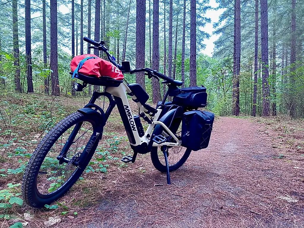 Una bicicleta eléctrica entre la ciudad y el campo