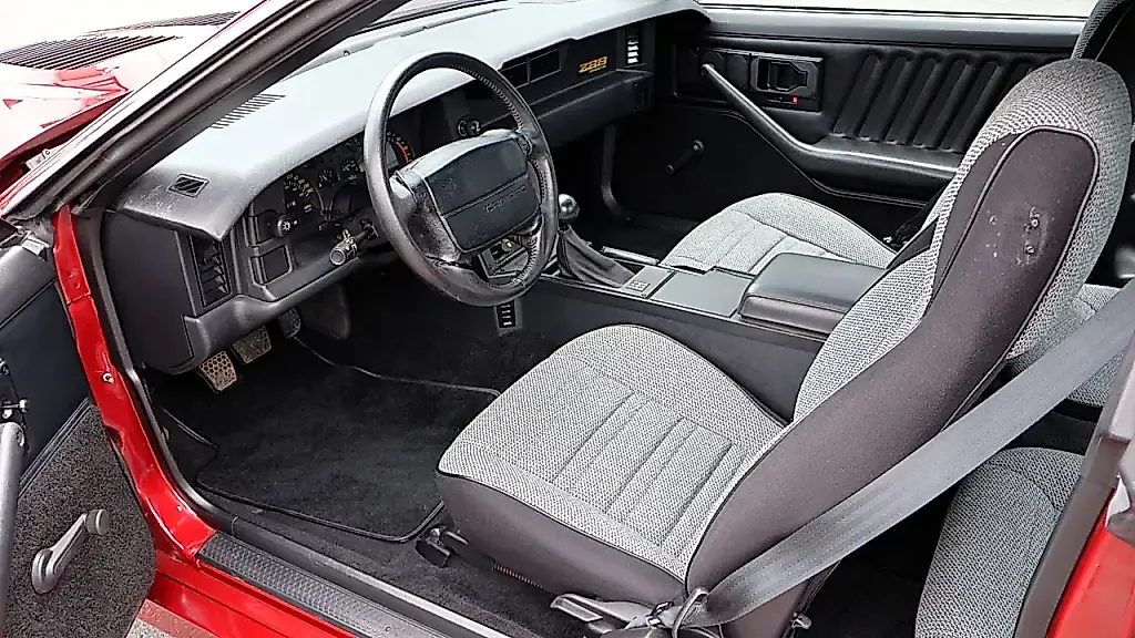 Chevrolet Camaro 1LE de 1990: un deportivo raro con solo 25,7 millas