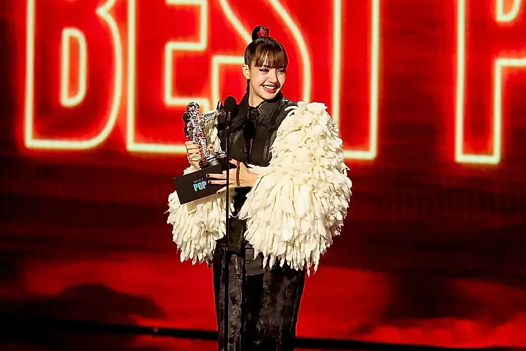LISA расплакалась на MTV VMA