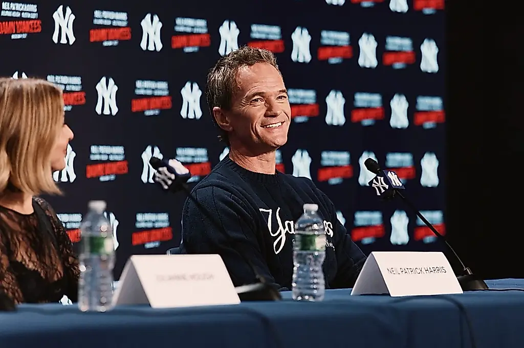 Broadway llama al béisbol