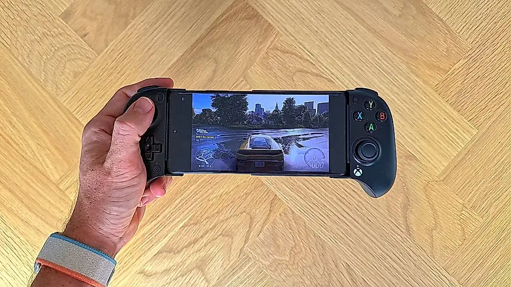 Mando portátil 8BitDo para Xbox: ahora Game Pass sí que resulta útil