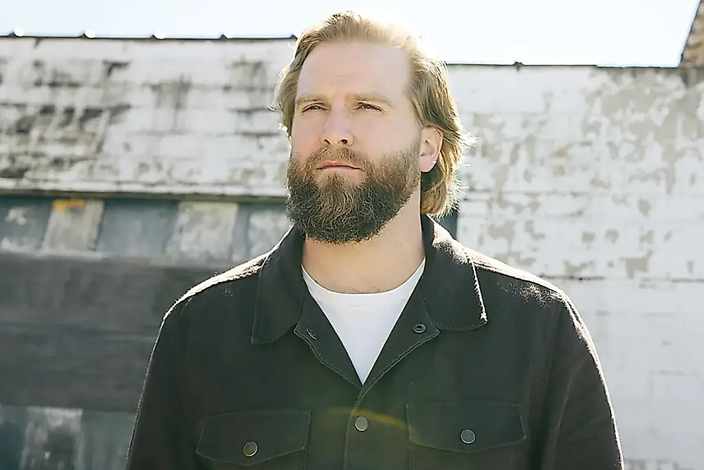 Charles Wesley Godwin encuentra tragedia y esperanza en su nuevo álbum, «Christian Name»