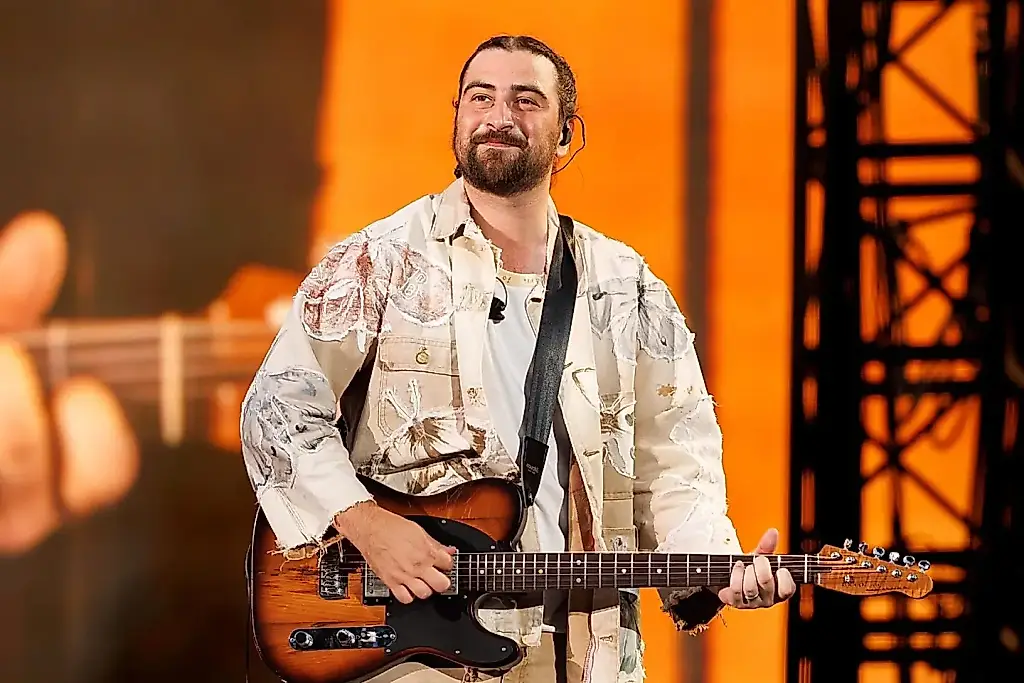 Noah Kahan critica a la Casa Blanca por usar su música
