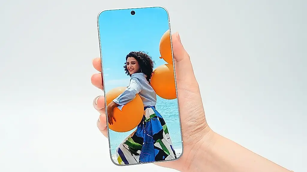 Tecno представила концепт первого по-настоящему смартфона без рамок