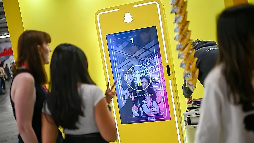 Snapchat жестко чистит ИИ-мусор в Spotlight