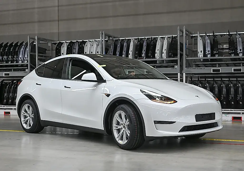 NHTSA проверяет 1,2 млн Tesla из-за проблем с подвеской