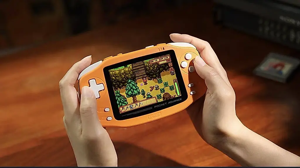 Ayaneo presenta una consola que reimagina la Game Boy Advance: Konkr Pocket Advance