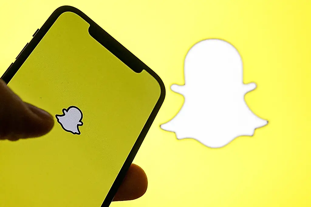 Snapchat declara la guerra al contenido de IA en Spotlight