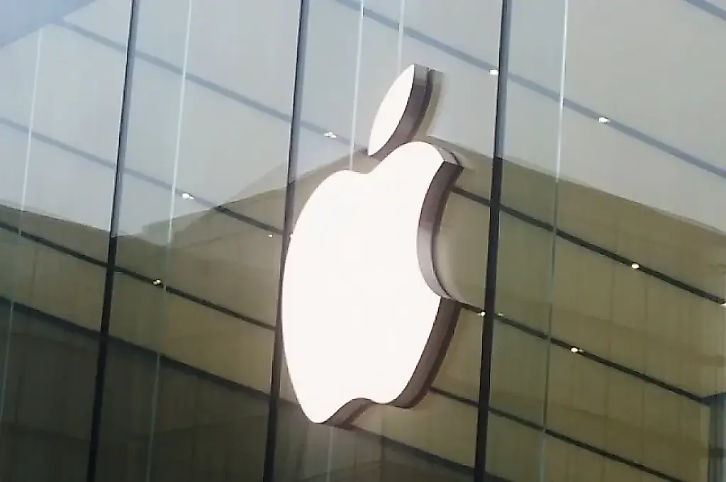 La CNMC va a por Apple: aplicaciones españolas bajo bloqueo
