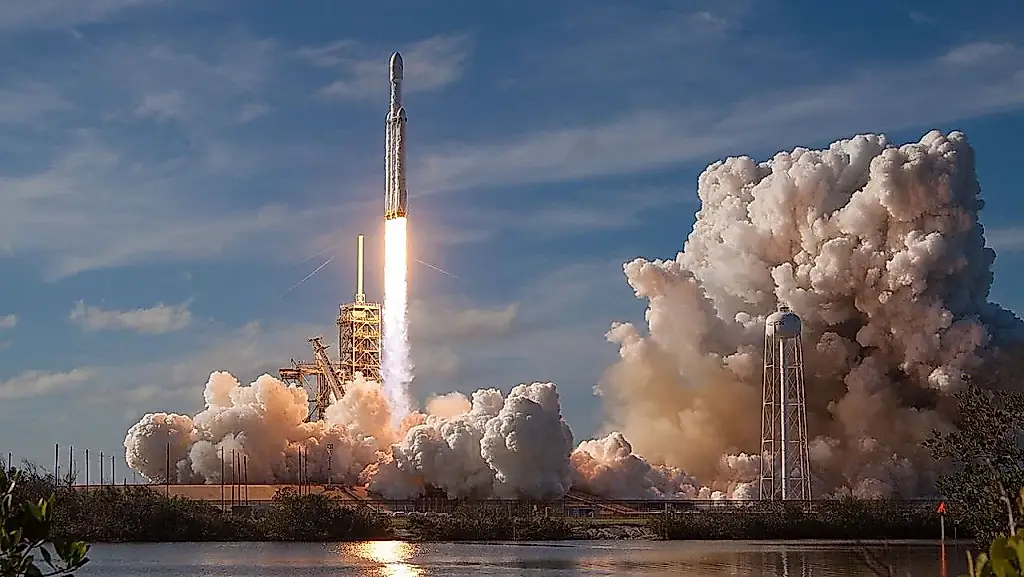 Un cohete de SpaceX va a estrellarse contra la Luna a siete veces la velocidad del sonido, pero el impacto de 8.700 km/h está previsto y podría ser útil para la NASA