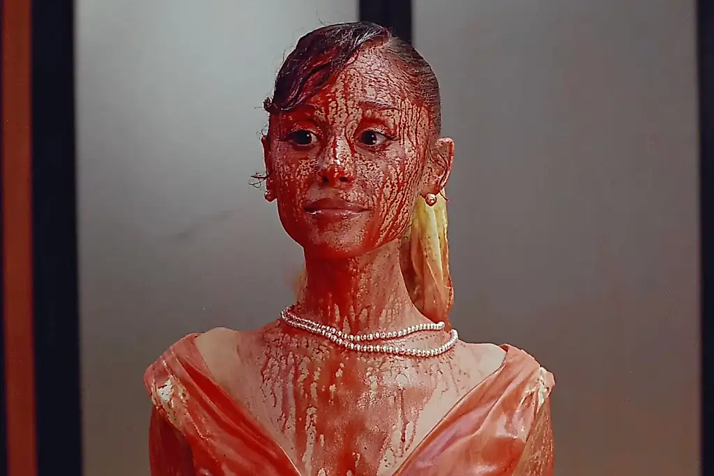 Ariana Grande defiende el vídeo de «Petal» pese a las críticas
